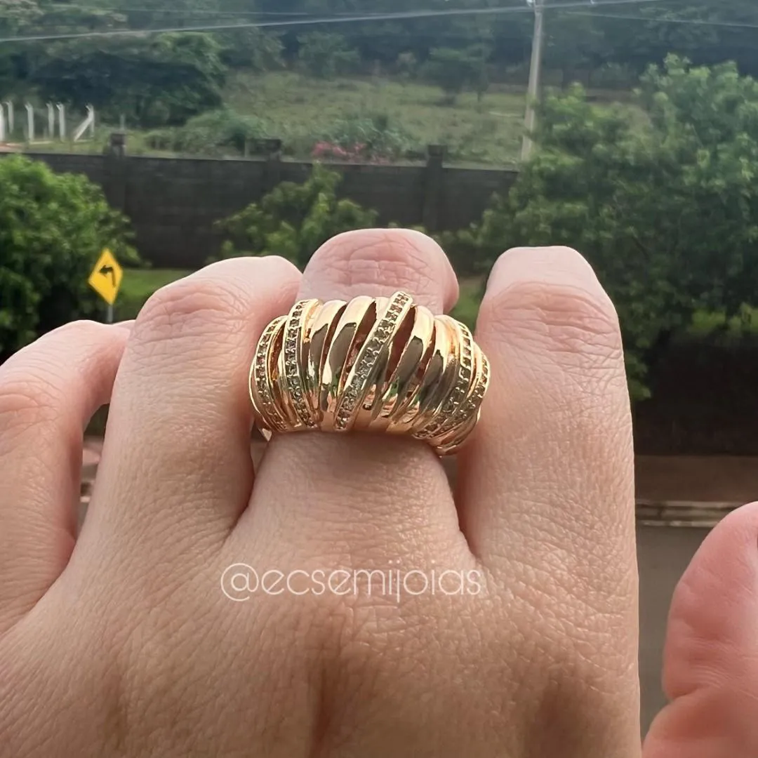 Anel oval com filetes cravejados e lisos - banhado a ouro 18k