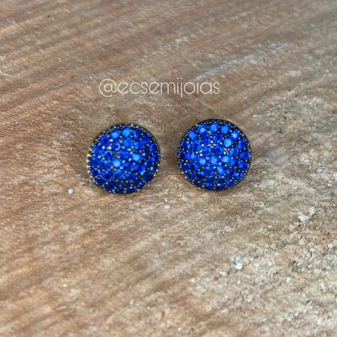 Brinco redondo/meia bola cravejada 11mm - banhado a ouro 18k