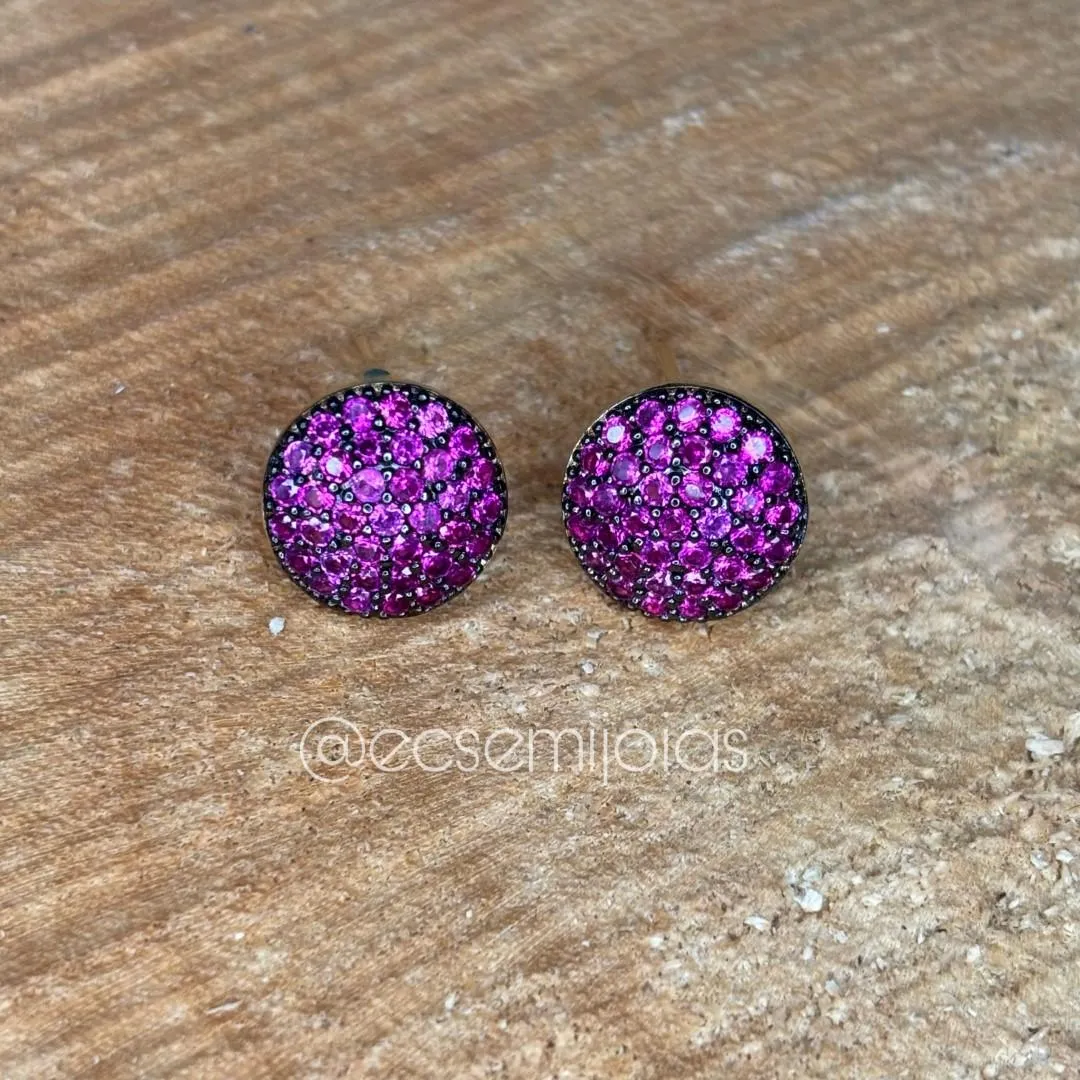 Brinco redondo/meia bola cravejada 11mm - banhado a ouro 18k