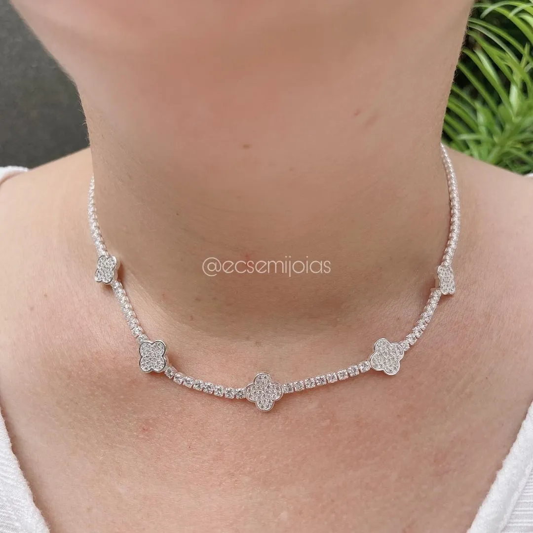 Choker com trevos cravejados e corrente 100% zircônias - 39cm + extensor - banhado a ródio branco