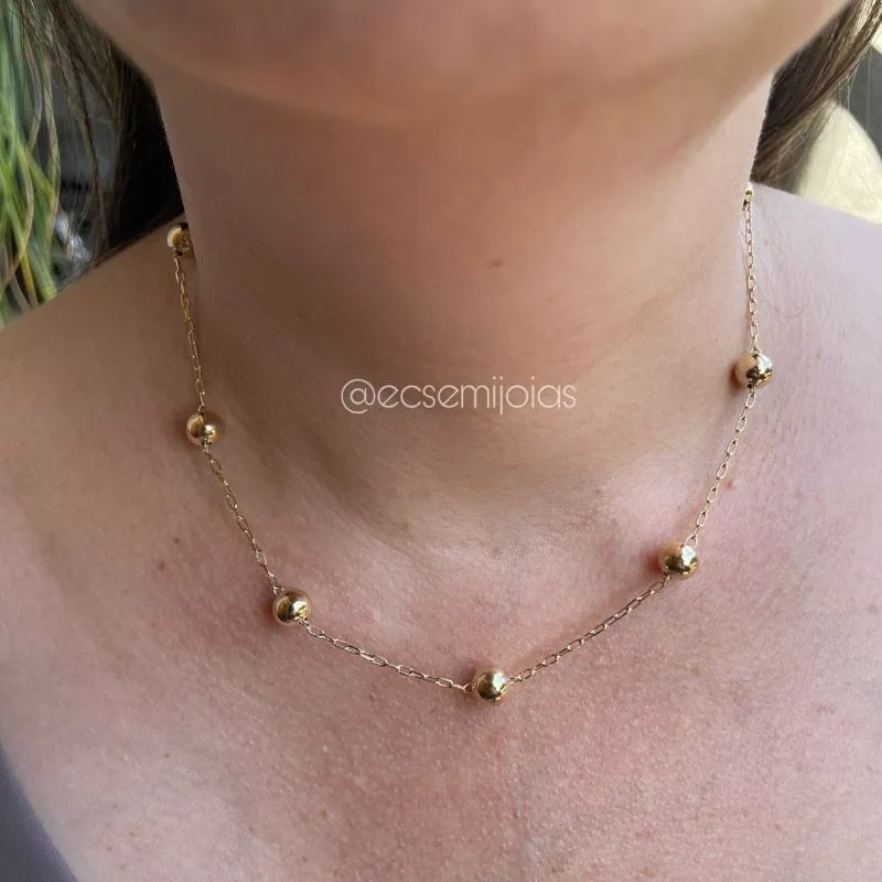 Colar com elo cartier fininho com 11 bolas 8mm lisas - 45cm - banhado a ouro 18k