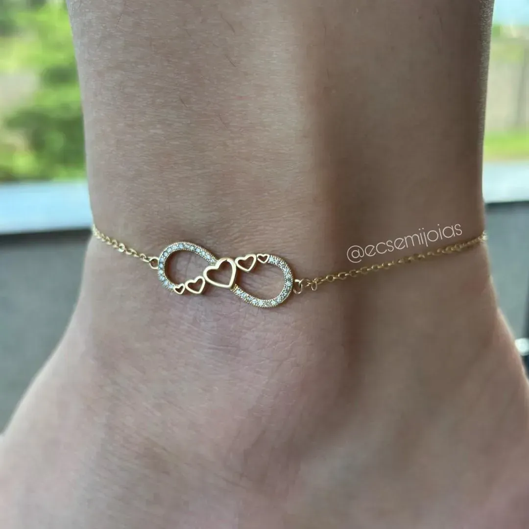 Tornozeleira de infinito cravejado com corações - 20cm + extensor - banhado a ouro 18k