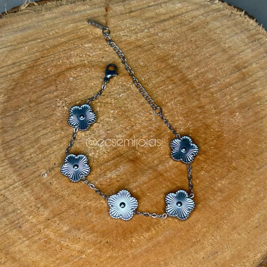 Pulseira flor com 5 pétalas diamantada/trabalhada com bordas - 13mm - 16,5cm + extensor - aço