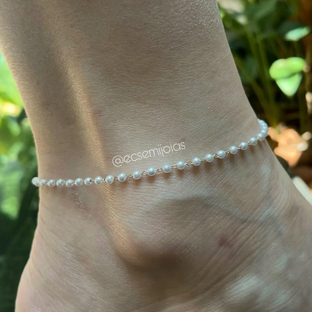 Tornozeleira com 100% pérolas de 3mm - 25cm - banhado a ouro 18k