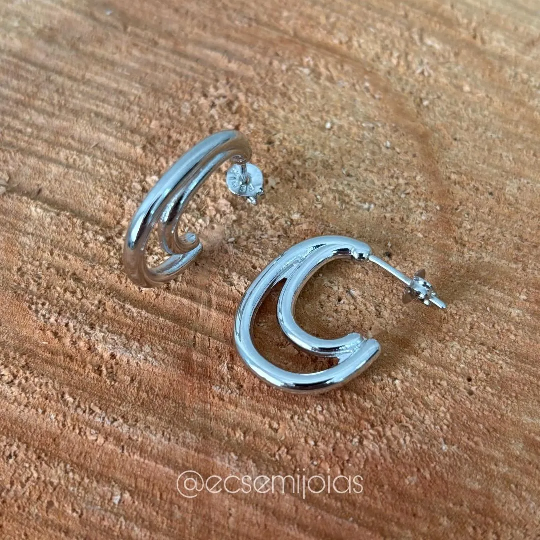 Argola oval tubolar com 2 tamanhos - 3x22mm - banhado a ródio branco