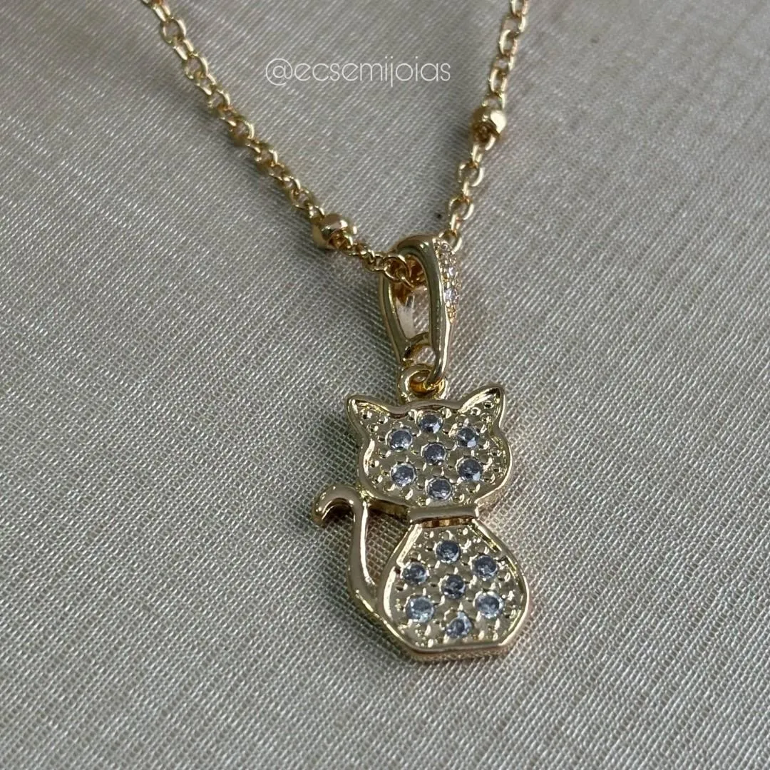 Colar português fininho com bolinhas lisas e pingente de gato cravejado - 40cm - banhado a ouro 18k