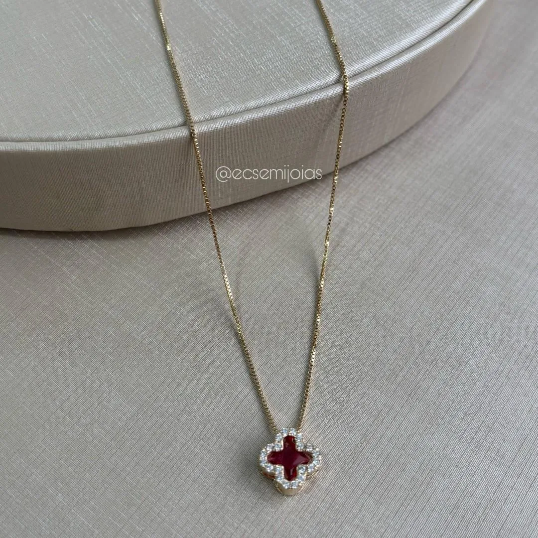 Colar veneziana com pingente de trevo com zircônia maior no centro cravejado nas bordas - 45cm - banhado a ouro 18k