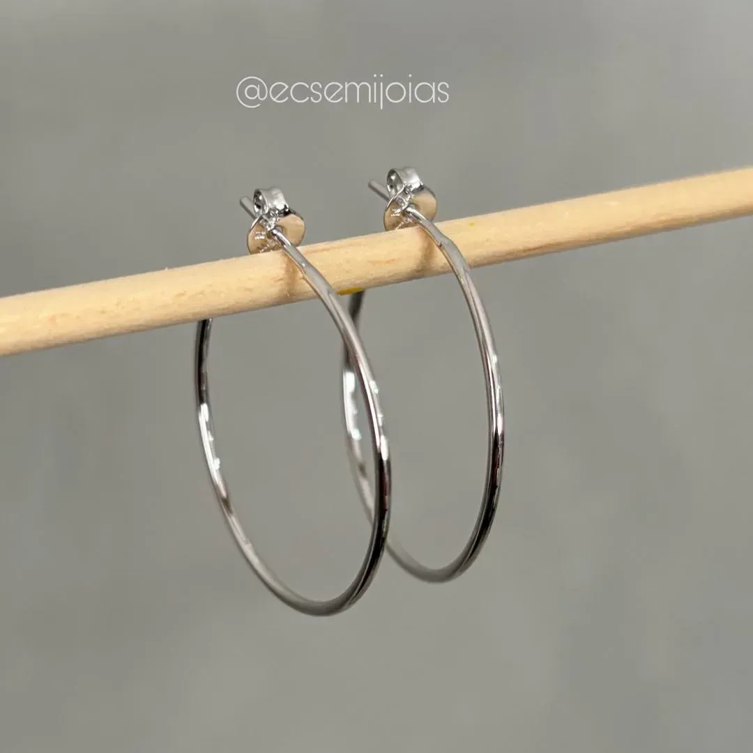 Argola lisa tubolar - 1x30mm - banhado a ródio branco