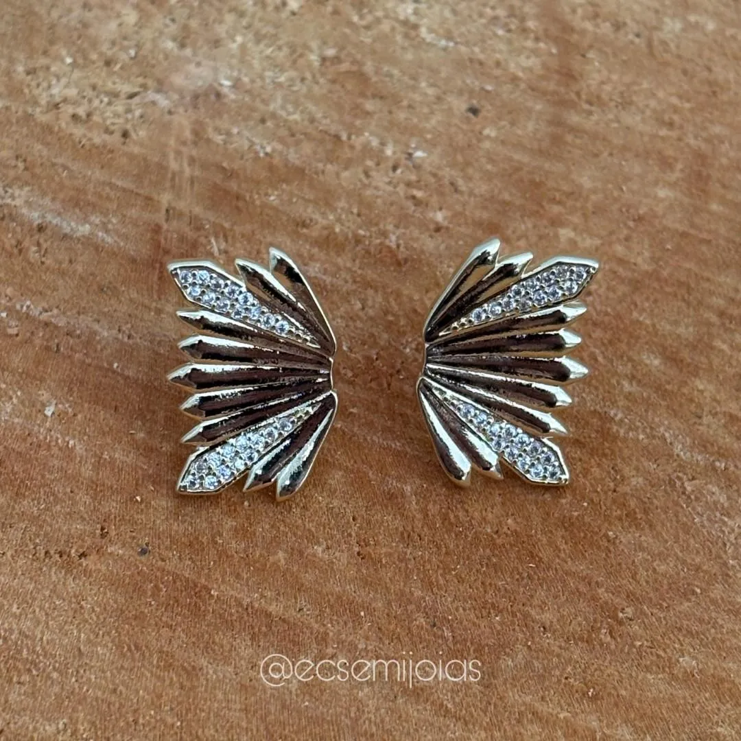 Brinco de asa com 2 fileiras cravejadas e restante liso - banhado a ouro 18k
