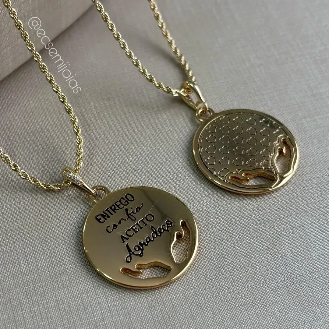 Colar cordão baiano 1,5mm com mandala ENTREGO, CONFIO, ACEITO, AGRADEÇO - 45cm - banhado a ouro 18k