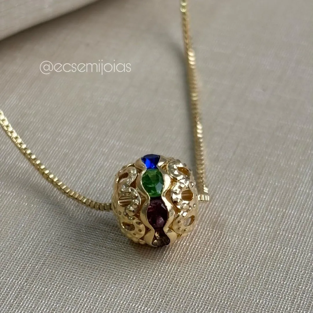 Colar veneziana com bola vazada com fileira de zircônias navetes no centro - 45cm - banhado a ouro 18k