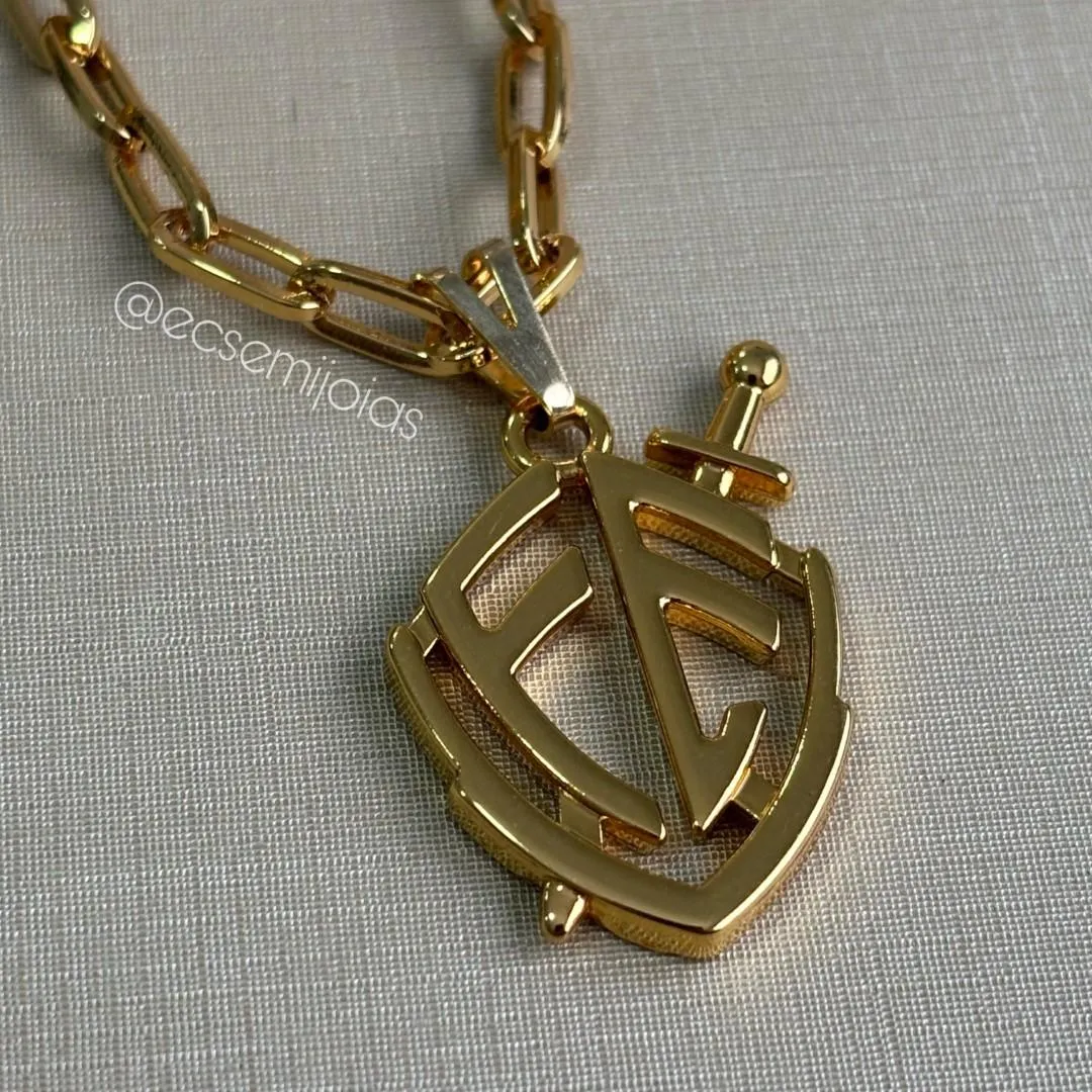 Corrente elo cartier 4mm com pingente de escudo FÉ - 60cm - banho ouro 18k