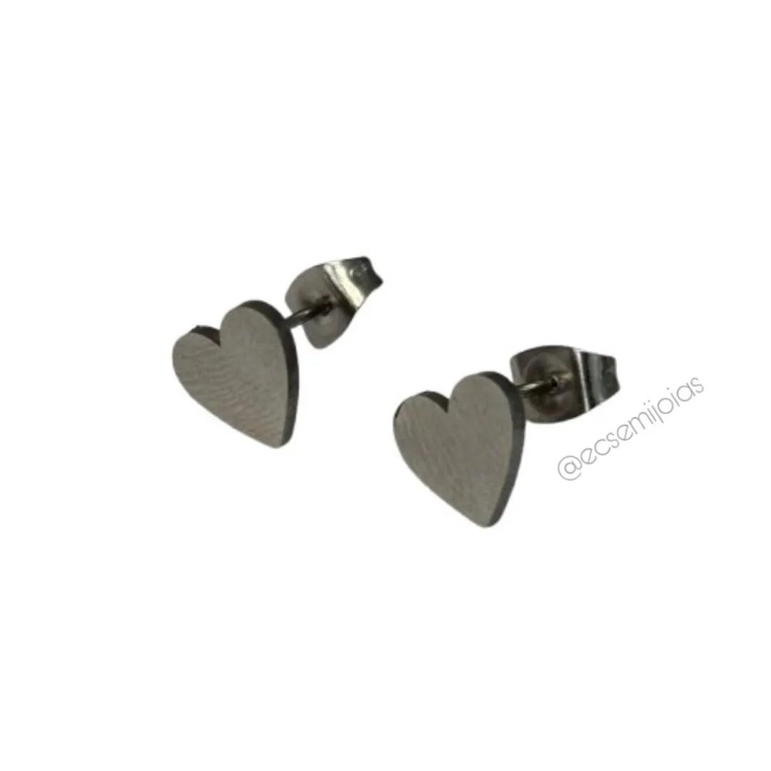 Brinco de coração liso - 9mm - aço