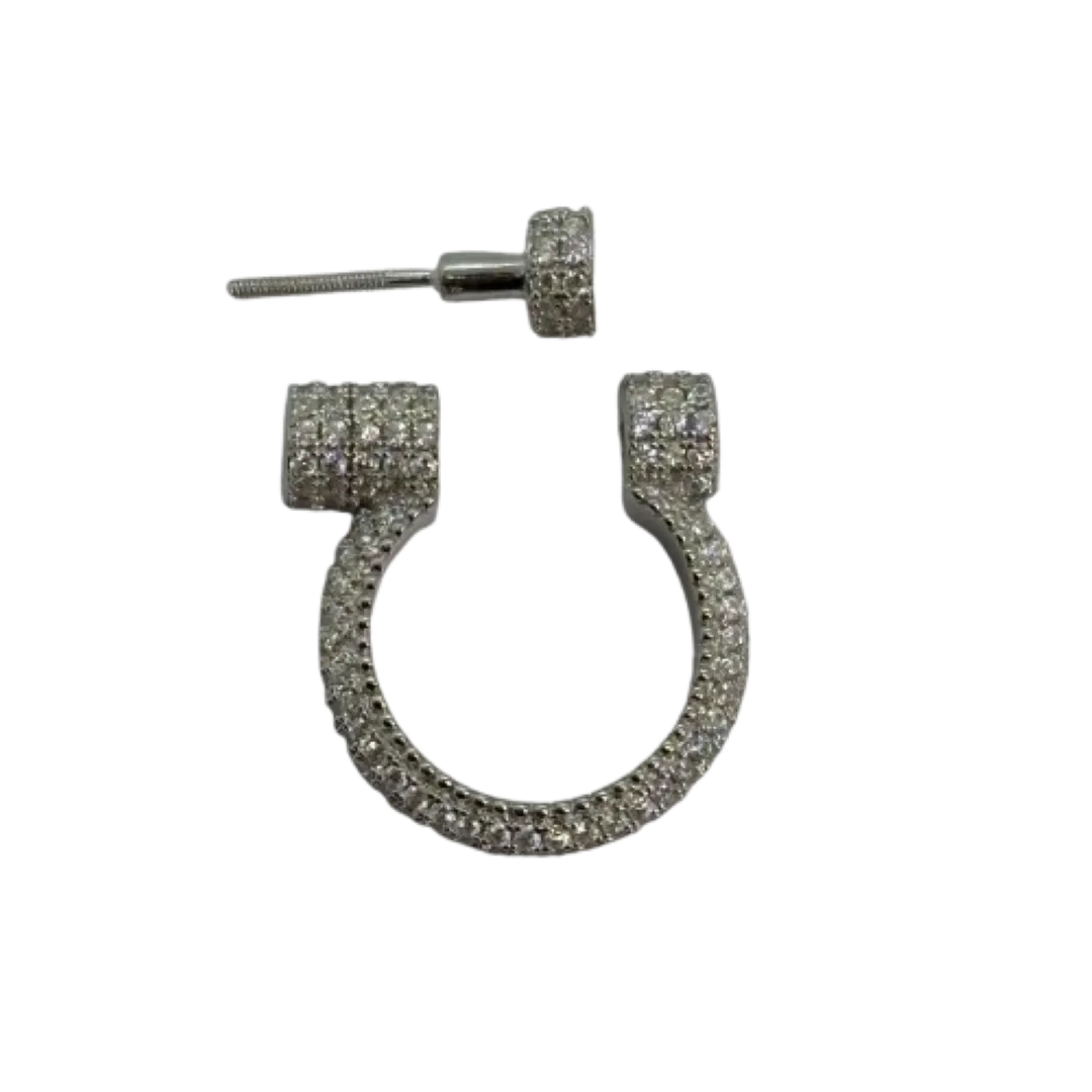 Argola cravejada com pino de rosca - banhado a ródio branco