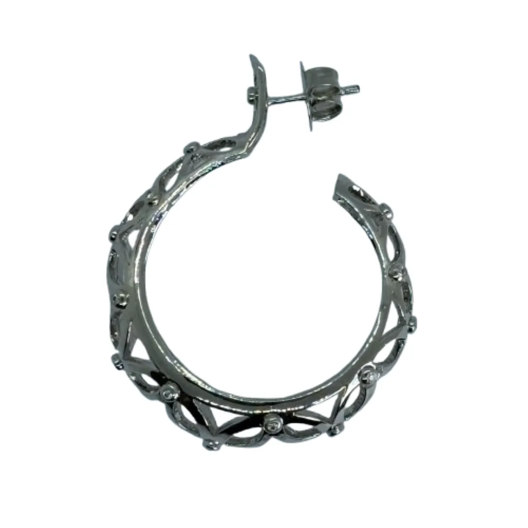 Argola maxxi com zircônias bordada toda vazada - 11x45mm - banhado a ródio branco