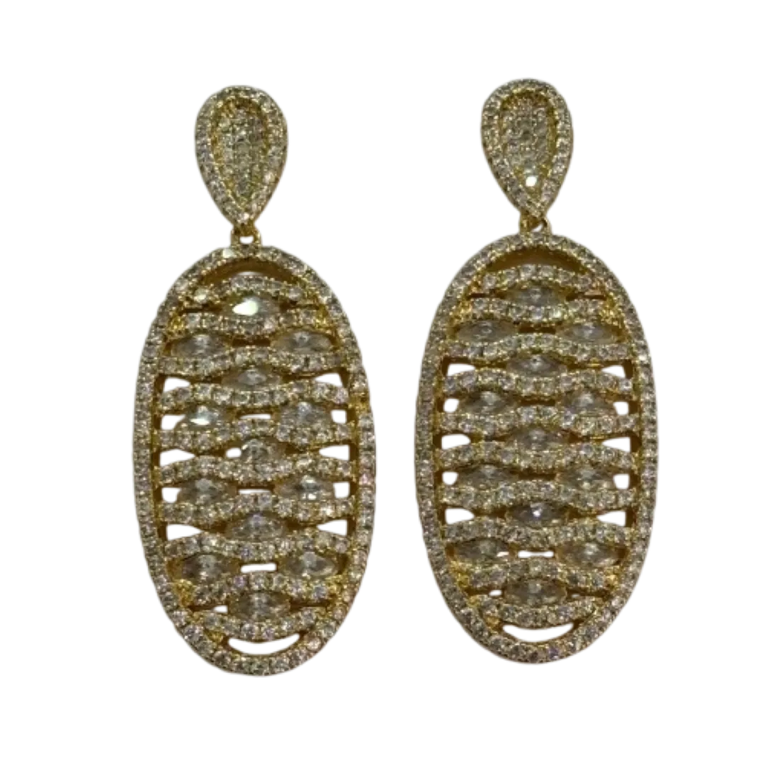 Conjunto de anel e brinco oval cravejado vazado - banhado a ouro 18k