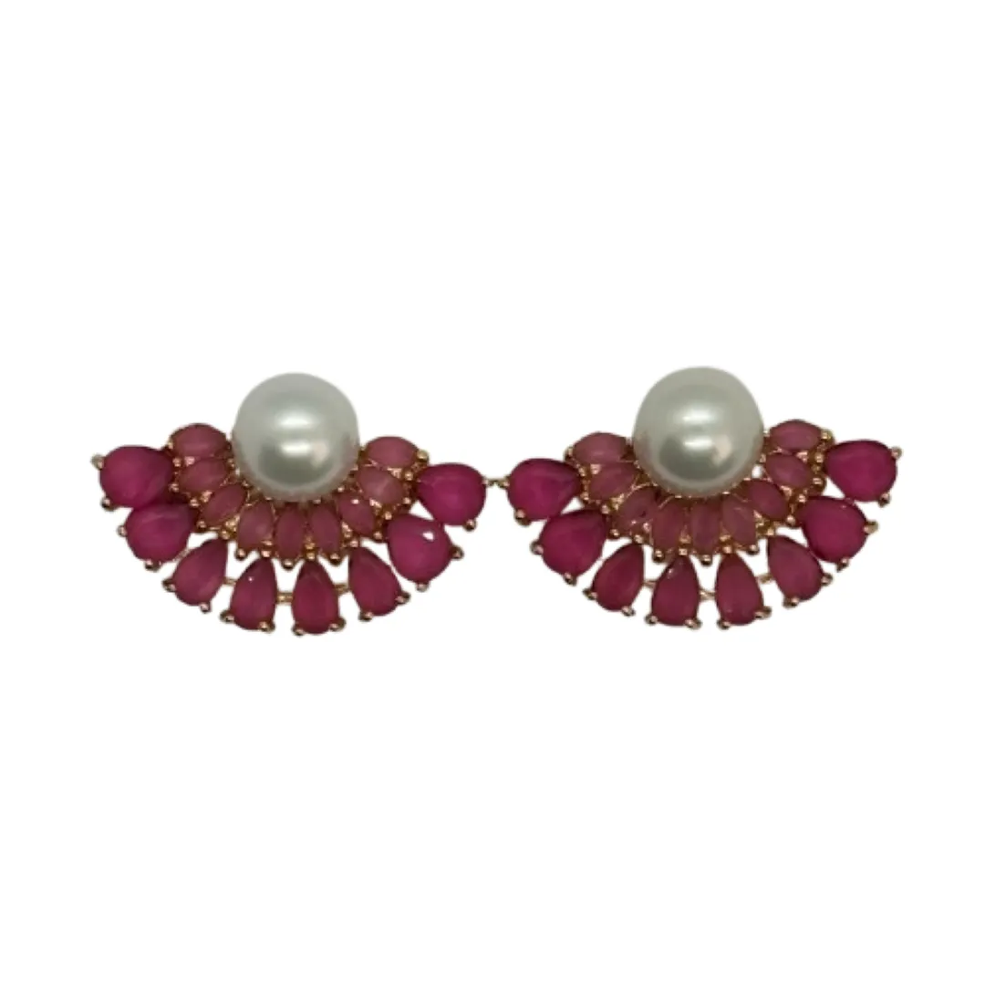 Conjunto de anel e brinco leque e anel redondo com pérola shell no centro com navetes e gotas em volta - banhado a ouro 18k