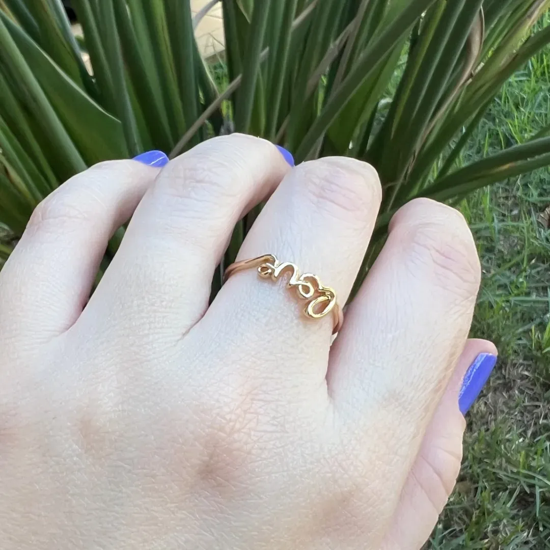 Anel escrito love - banhado a ouro 18k