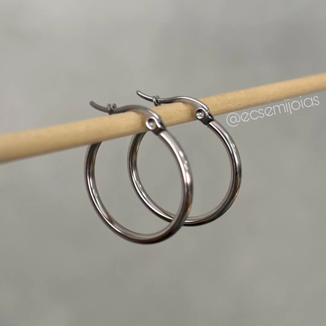 Argola com trava tubolar lisa (P) - 2x24mm - aço