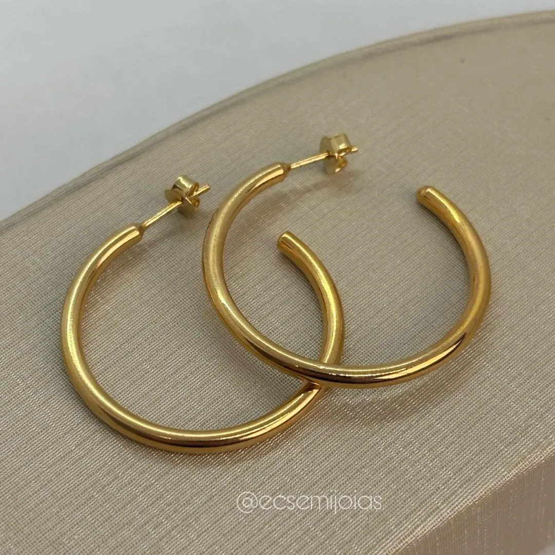 Argola tubolar lisa - 2,5x32mm - banhado a ouro 18k