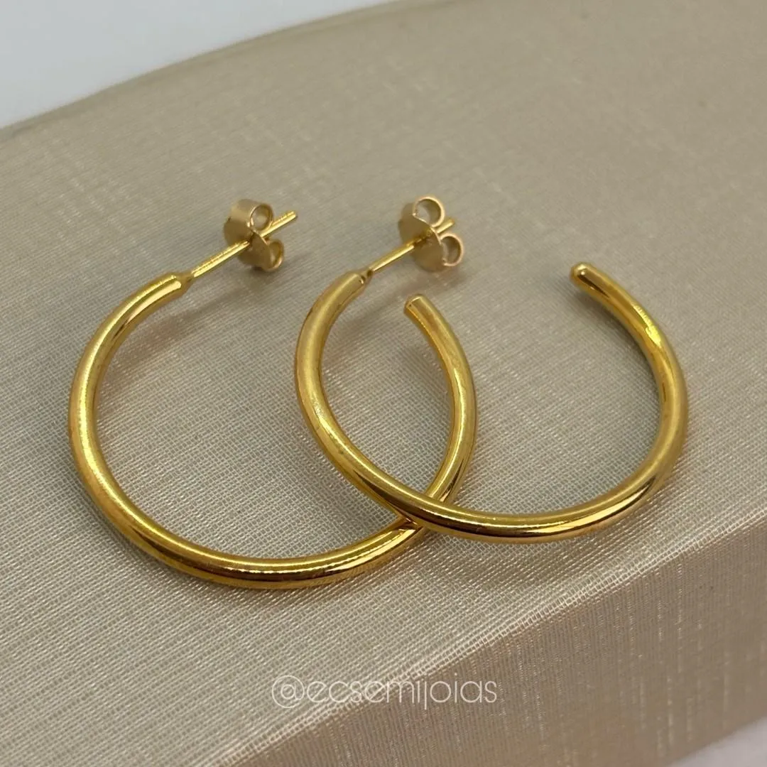 Argola tubolar lisa - 2x28mm - banhado a ouro 18k