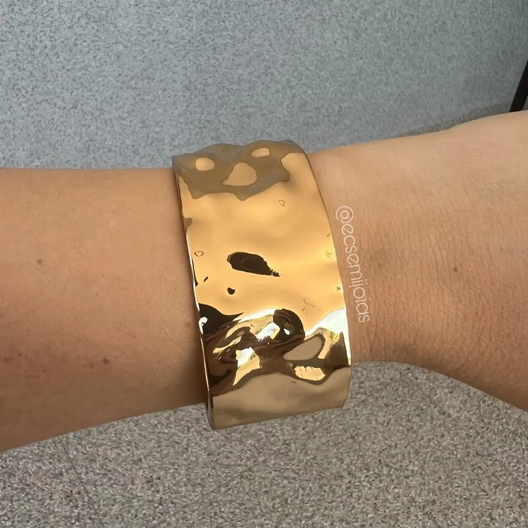 Bracelete aro grosso martelado liso - 3,2cm espessura - banhado a ouro 18k