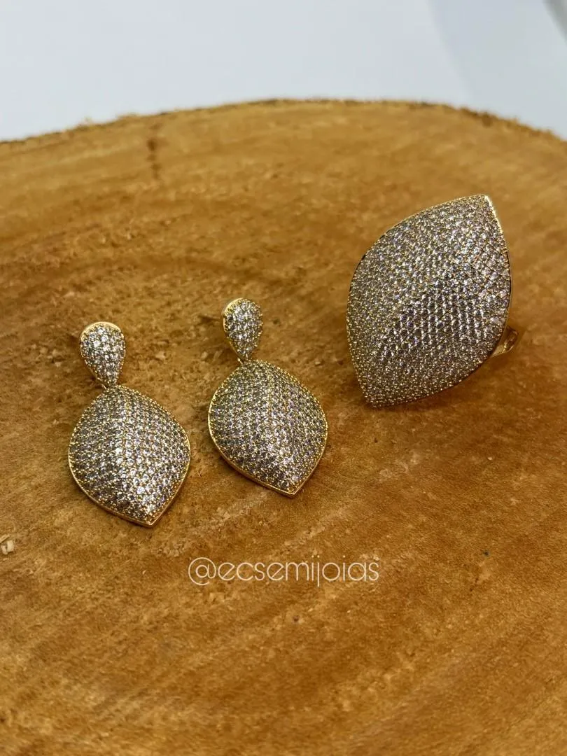 Conjunto de anel e brinco em formato de folha cravejada - banhado a ouro 18k