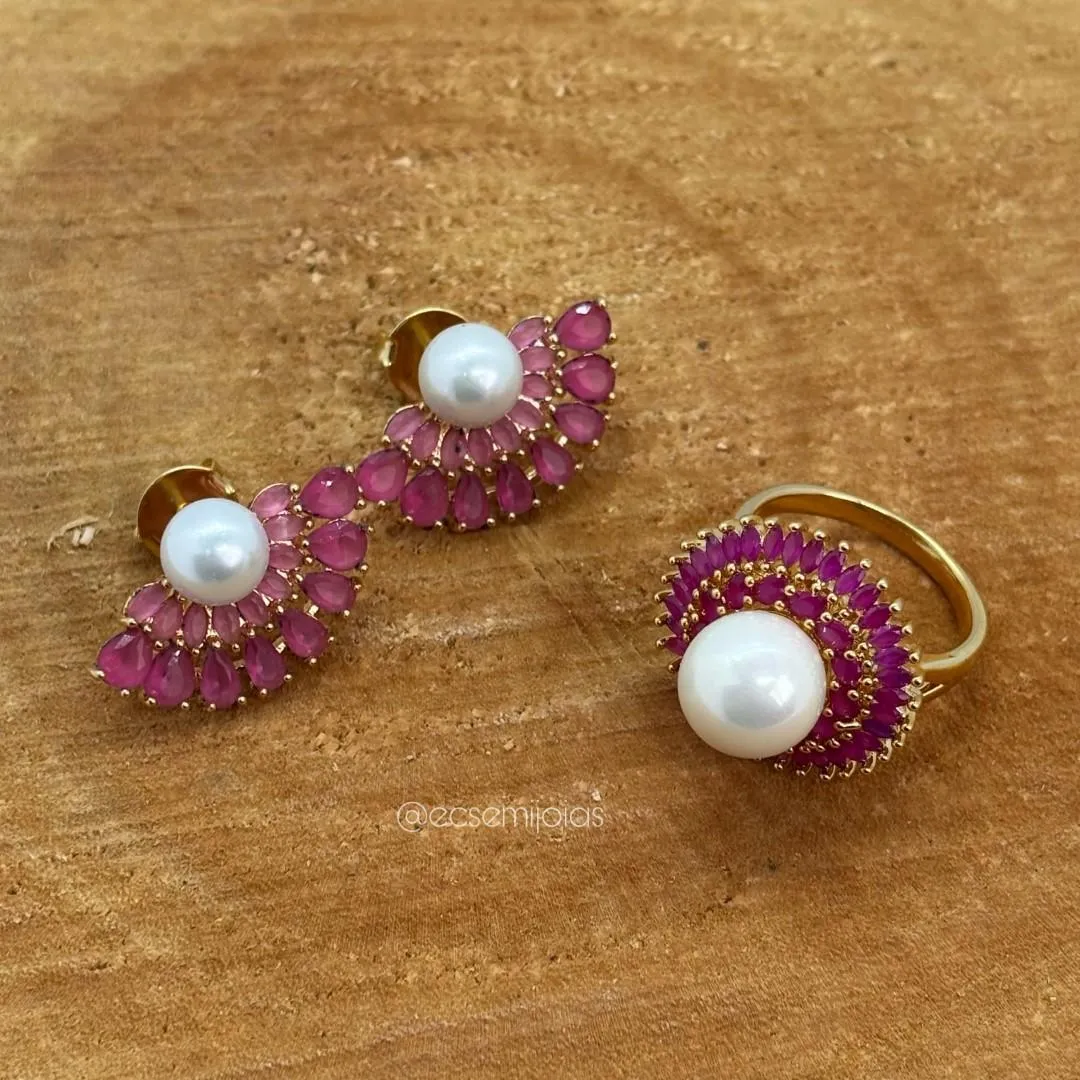 Conjunto de anel e brinco leque e anel redondo com pérola shell no centro com navetes e gotas em volta - banhado a ouro 18k