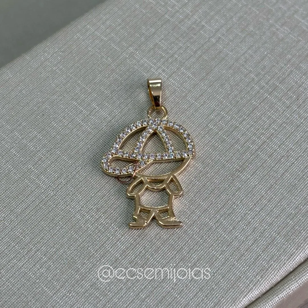 Pingente de menino com boné cravejado vazado - 16x20mm - banhado a ouro 18k