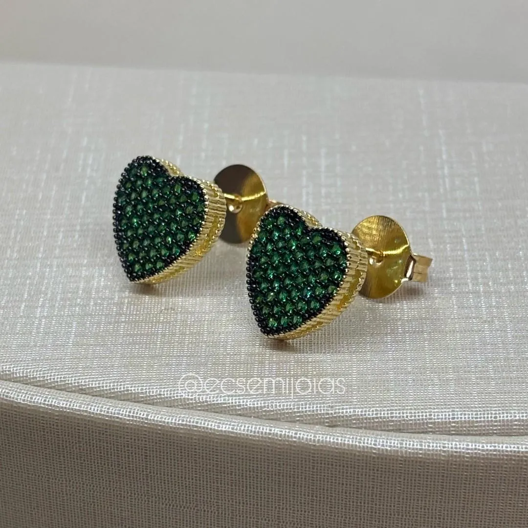 Brinco de coração 12mm cravejado - banhado a ouro 18k