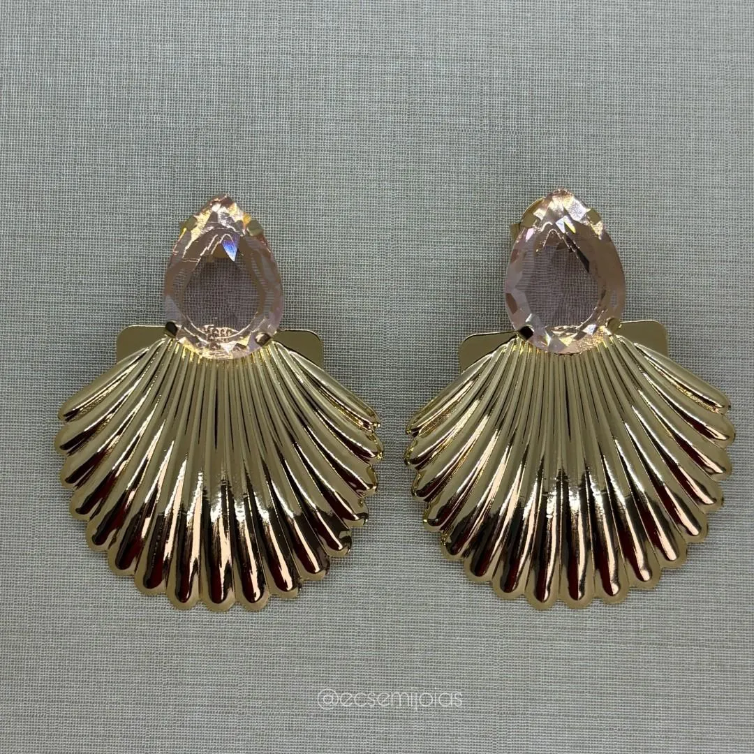 Brinco com gota cristal e concha grande - banhado a ouro 18k