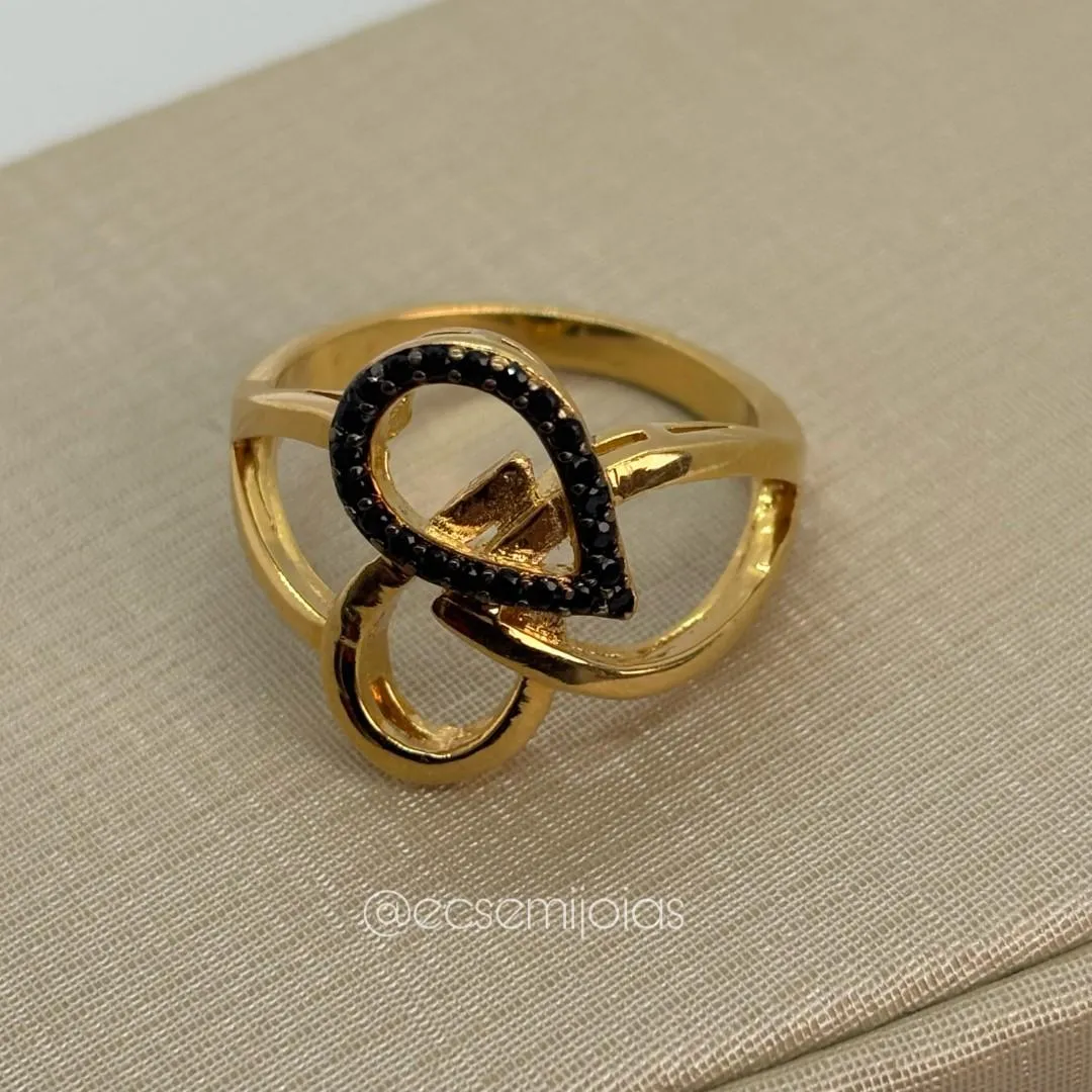 Anel com 1 gota cravejada e gotas lisas vazadas - banhado a ouro 18k