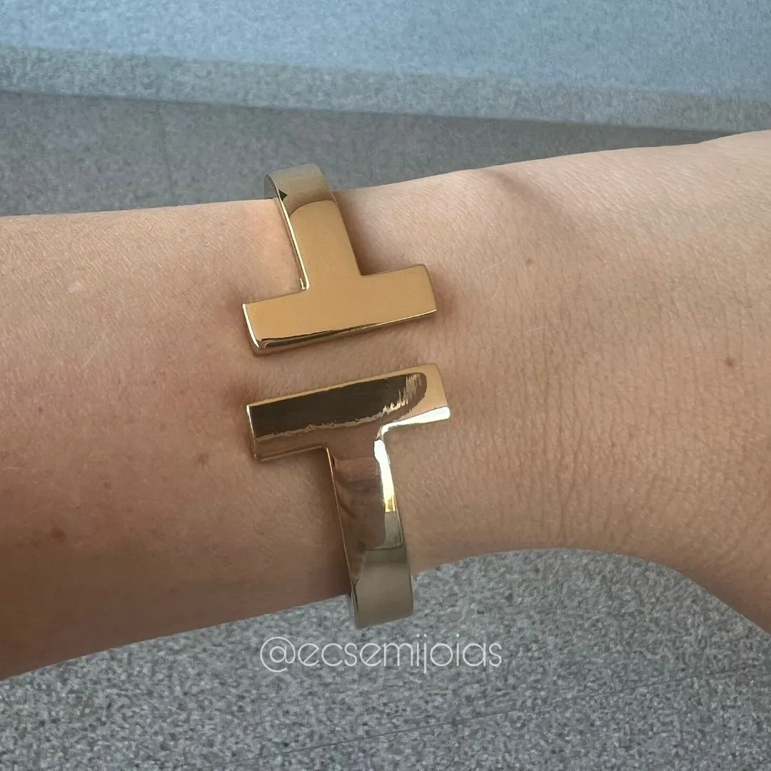 Bracelete de T liso - 8mm espessura - banhado a ouro 18k