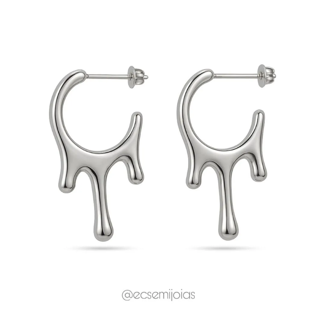Brinco meia argola orgânico liso - banhado a ródio branco