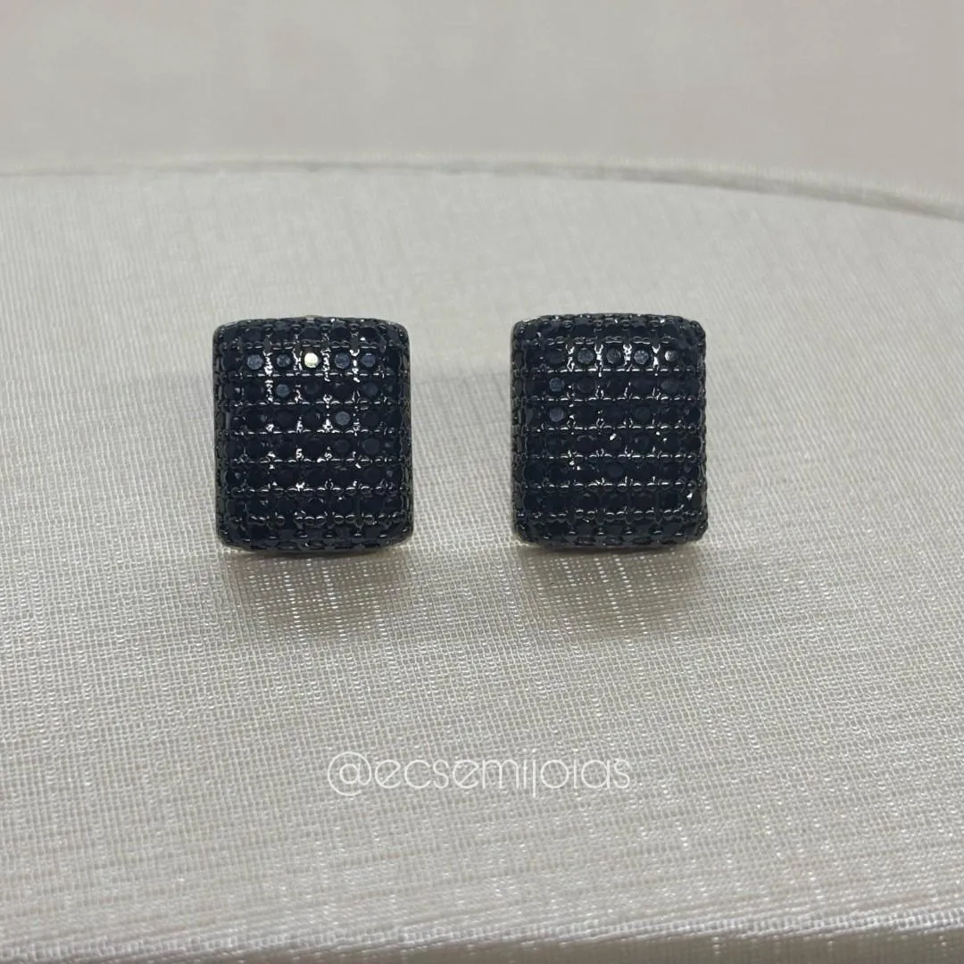 Brinco retangular cravejado - 10x12mm -  banhado a ouro 18k