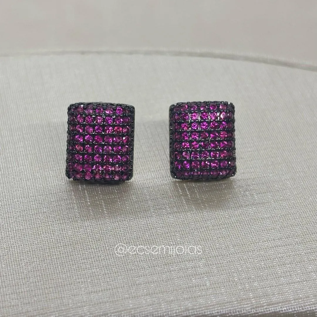 Brinco retangular cravejado - 10x12mm -  banhado a ouro 18k