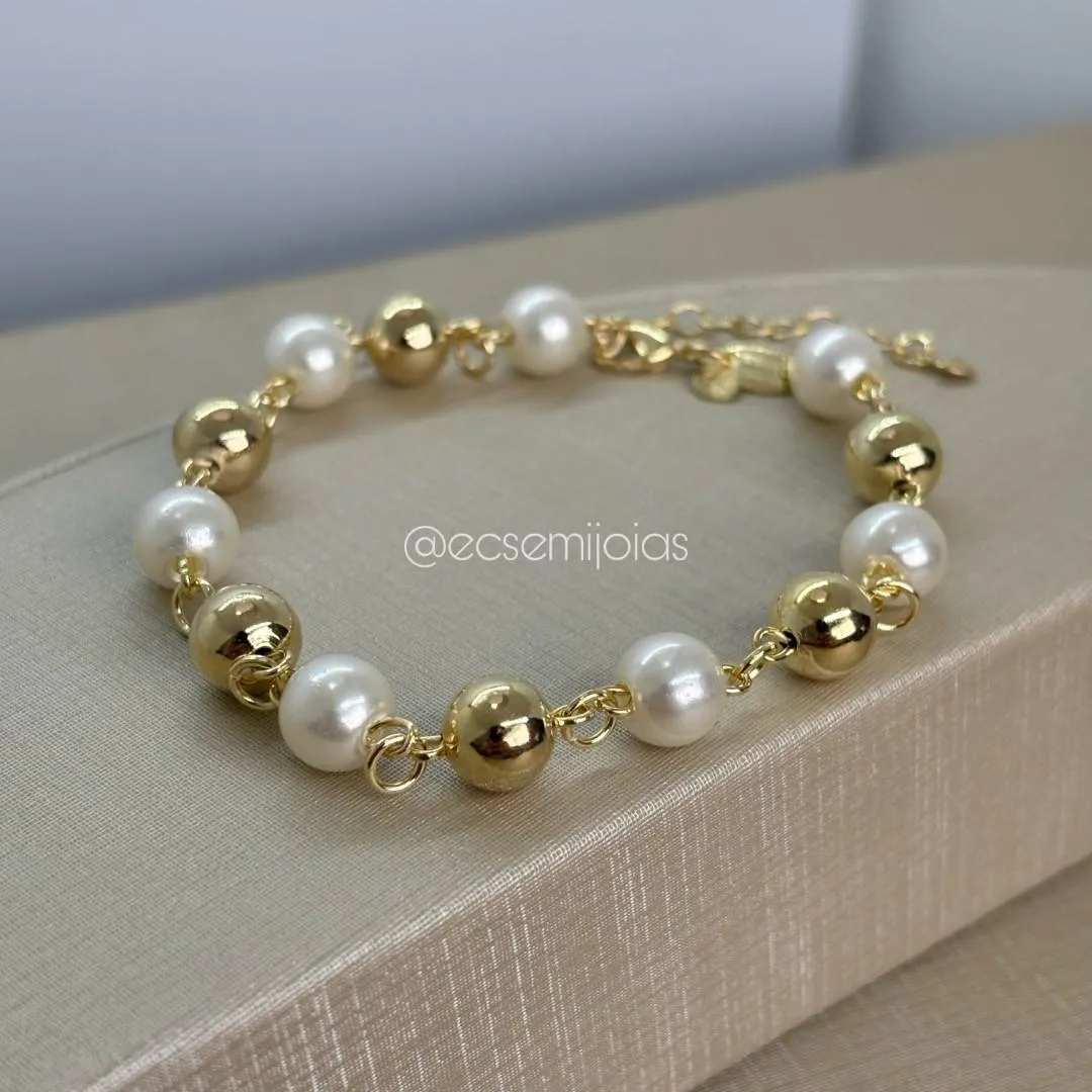 Pulseira de pérolas 8mm e bolas 8mm lisas intercaladas - 20cm + extensor - banhado a ouro 18k