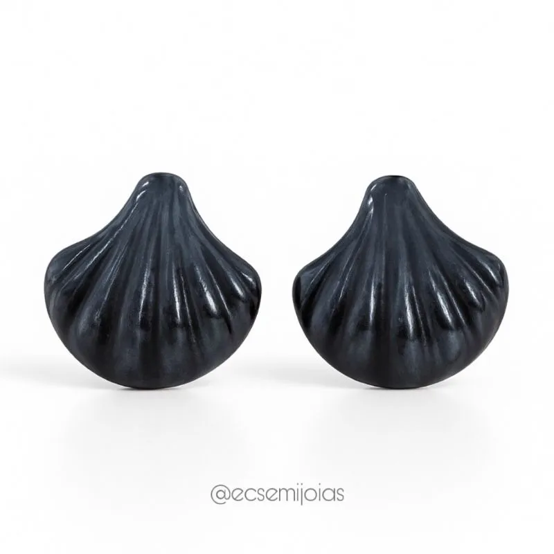 Brinco de concha resinada - 3,7cm diâmetro - pino de aço inoxidável