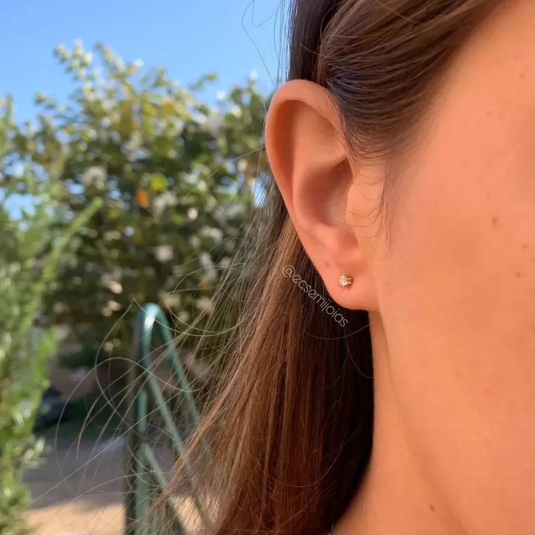 Brinco (M) de zircônia redonda para formar trio - 4mm - banhado a ouro 18k