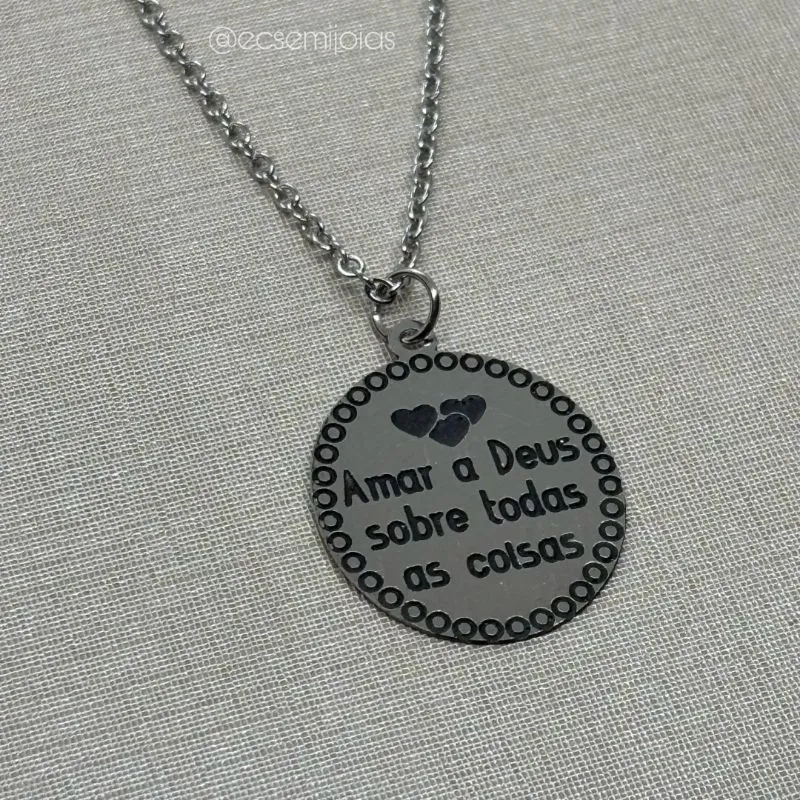 Colar com pingente de moeda motivacional 