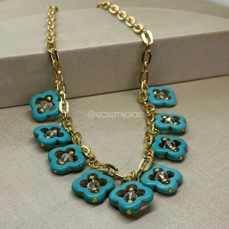 Colar de elos ovais com trevos turquesa resinados pendurados - 40cm + extensor - banhado a ouro 18k