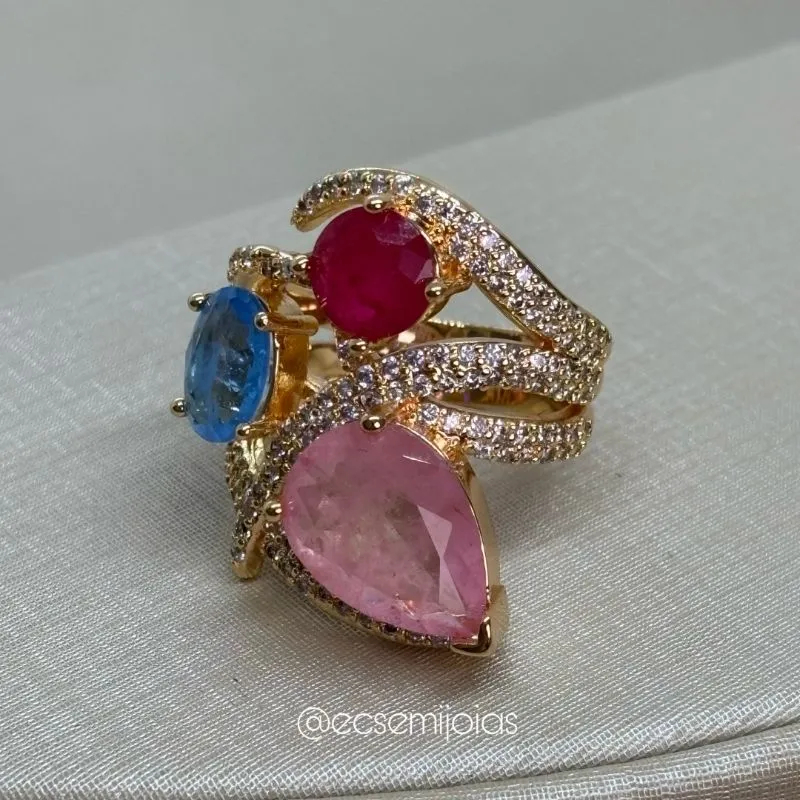 Anel com pedras maiores (gota, oval e redonda) fusion com aros vazados cravejados - banhado a ouro 18k