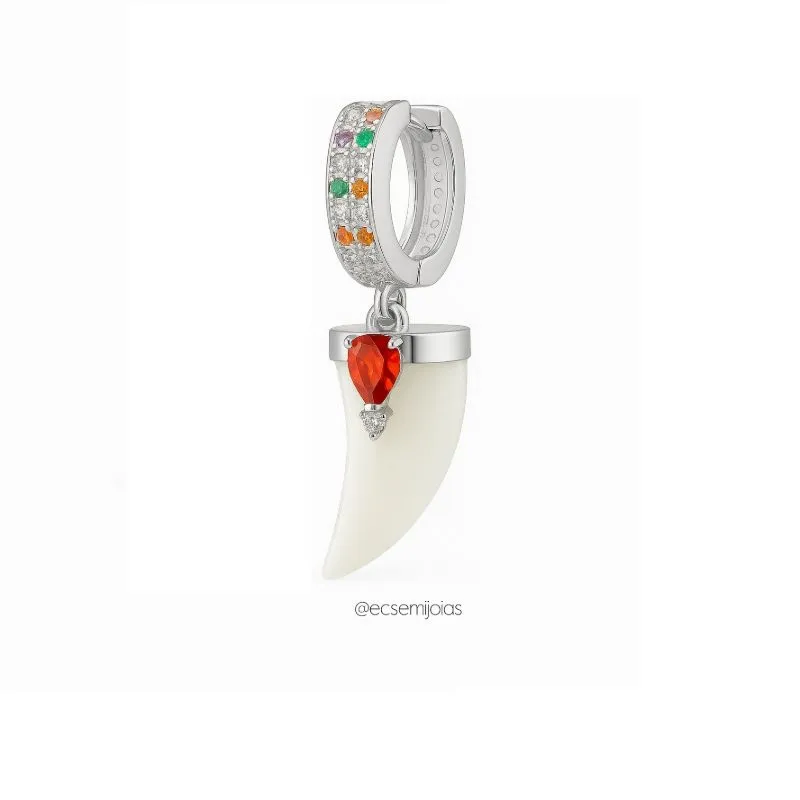 Argola cravejada com 2 fileiras com pedra em formato de dente de sabre com gota no centro -  banhado a ródio branco