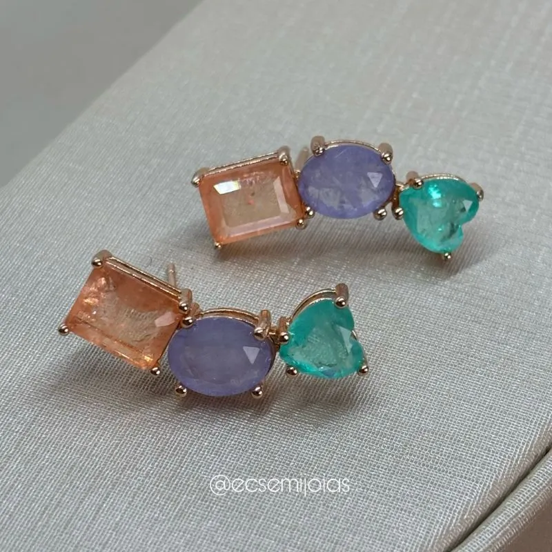 Brinco ear cuff com 3 pedras fusion - retangular, oval e coração - banhado a ouro 18k
