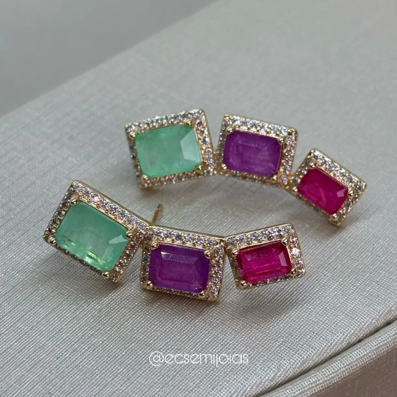 Brinco ear cuff com 3 pedras retangulares fusion cravejado em volta - banhado a ouro 18k