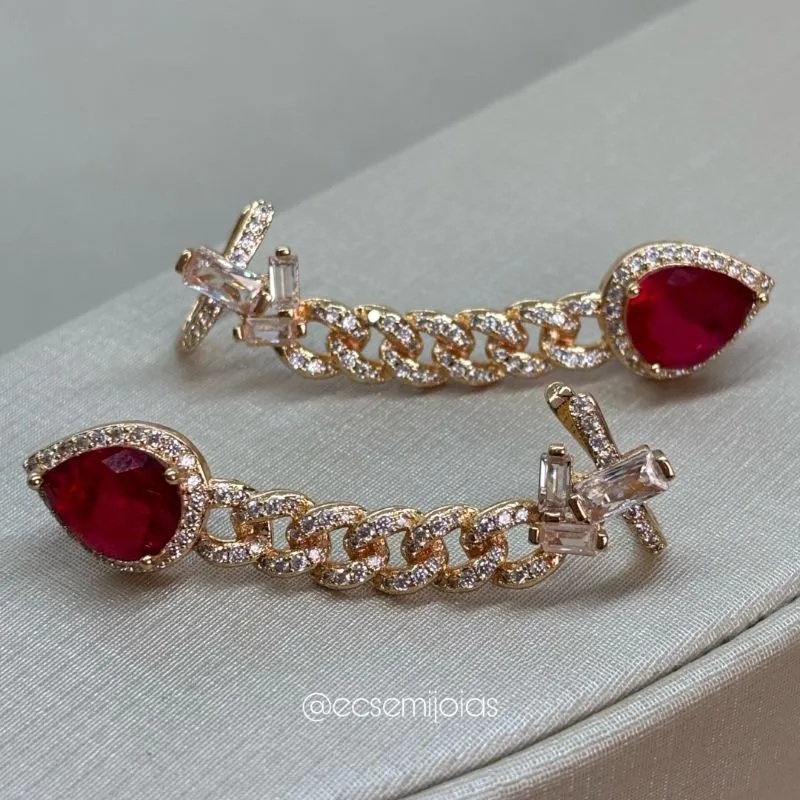 Brinco ear cuff de elos vazados cravejados com pedra gota fusion - banhado a ouro 18k