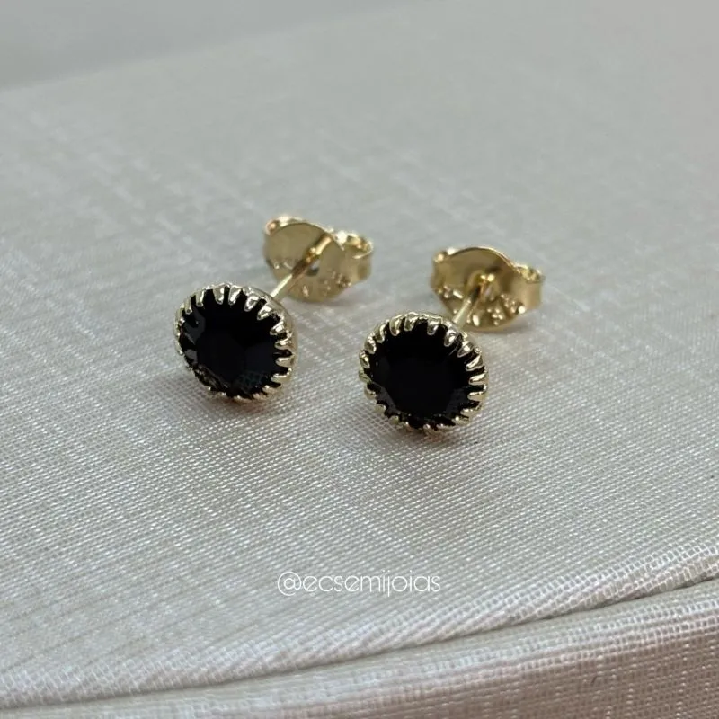 Brinco ponto de luz de cristal 6mm com varias garras - banhado a ouro 18k