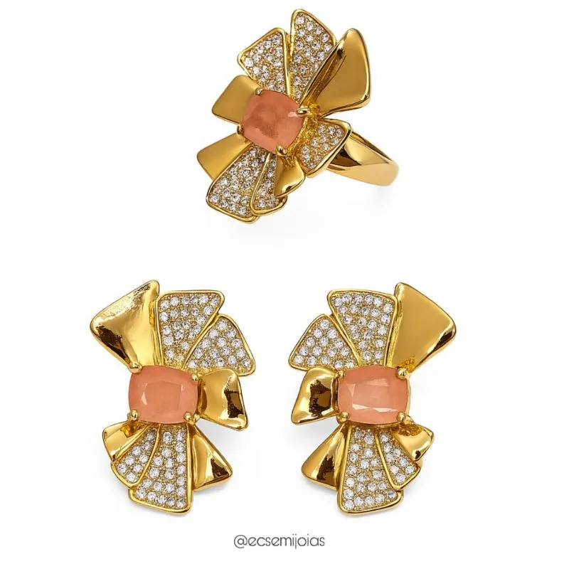 Conjunto de anel e brinco de laço com pedra retangular grande no centro e aro cravejado e liso - banhado a ouro 18k