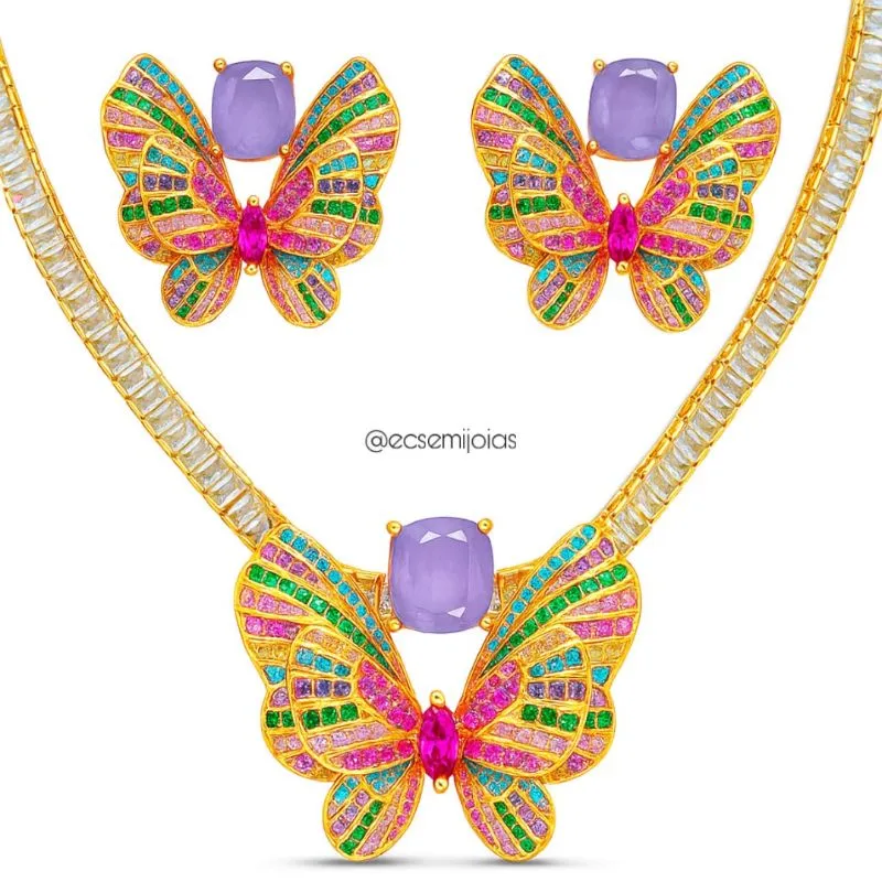 Conjunto de brinco e colar com 100% de baguetes com borboleta grande cravejada com pedra oval grande no centro - 40cm - banhado a ouro 18k