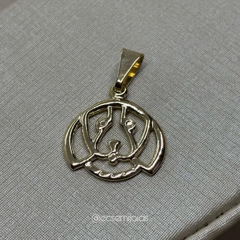 Pingente cachorro liso vazado - 1,8cm - banhado a ouro 18k
